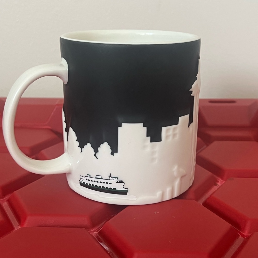 2012 Seattle WA Starbucks City Skyline 3D Relief Mug